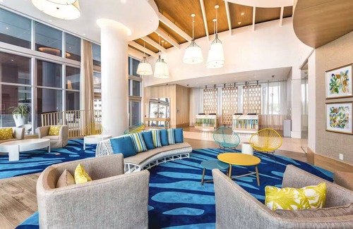 Clearwater Beach Resort | Upscale 2 BR Presidential Suite sleeps up to 8 ppl on the beach in Clearwater FL