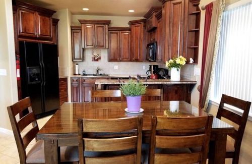 Castro Valley Villa | Upscale 4 Bedroom Castro Valley Villa