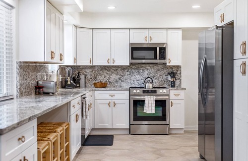 Clinton Township House | Upscale 6BR Home w/Office