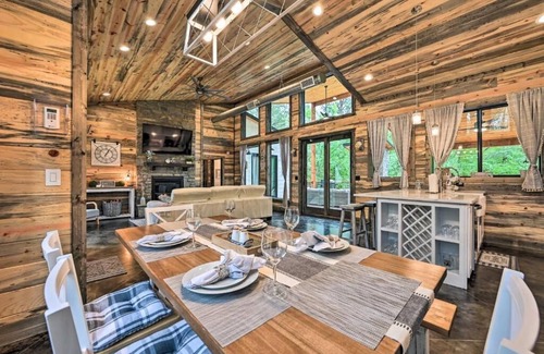Broken Bow Cabin | Upscale cabin-patio oasis-relaxing spa-book3get1free.
