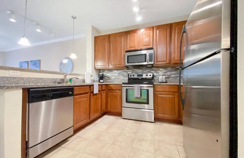 Carver City - Lincoln Gardens Apartment | Upscale Central Tampa with Luxuries, Pool Views