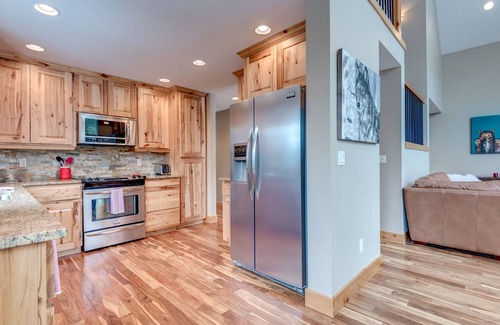 Government Camp House | Upscale Chalet with hot tub- walk to everything! No hidden/cleaning fees.
