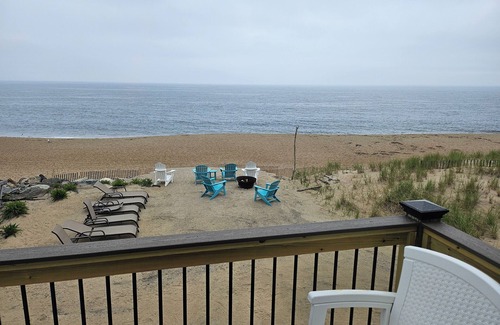 Newbury House | Upscale Cottage On The Atlantic Ocean, Feet in Sand