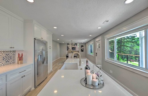 Rogers Cottage | Upscale Cottage with Furnished Lake-View Deck!