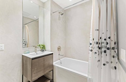 Mott Haven Hotel | Upscale Double King Suite| Fitness Center | Mott Haven