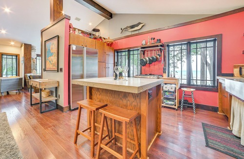 Charlevoix Cottage | Upscale Earl Young Charlevoix Cottage w/Deck!