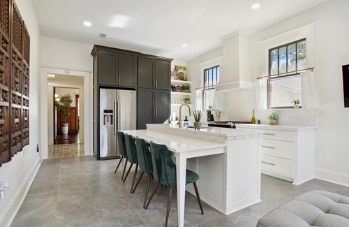 Roseland Terrace Historic District House | Upscale Garden District Stunner Near LSU/Downtown - Sleeps 8