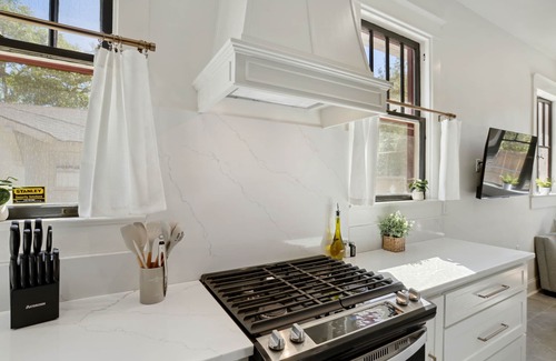Roseland Terrace Historic District House | Upscale Garden District Stunner Near LSU/Downtown - Sleeps 8