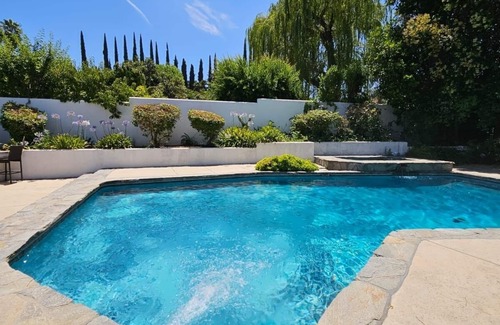 Woodland Hills House | UPSCALE PRIVATE HOUSE RELAX POOL&JACUZZI 4BEDROOM 3BATH exceptional LOCATION