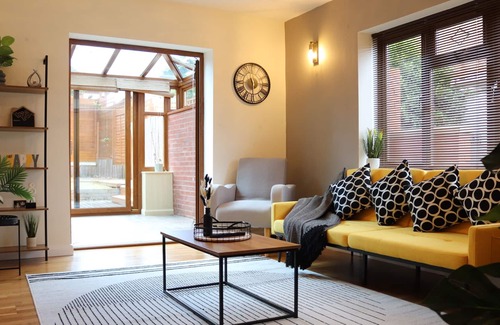 Sheldon House | Upto 40% Discounts | BHX Airport | HS2 | NEC | JLR