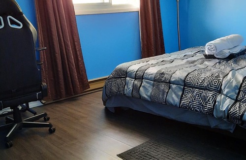 Guelph House | Urban Coziness Private 1 Bedroom