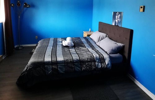 Guelph House | Urban Coziness Private 1 Bedroom