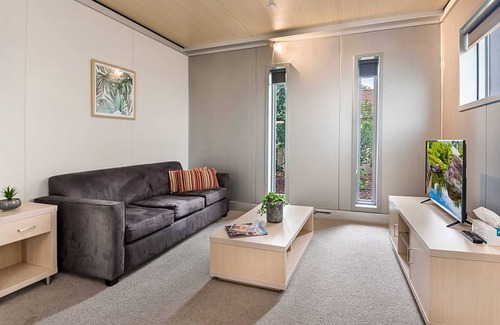 Kangaroo Flat Apartment | Urban Edge Apartment Five