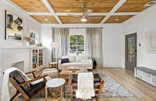 Tobin Hill Villa | Urban Elegance Retreat