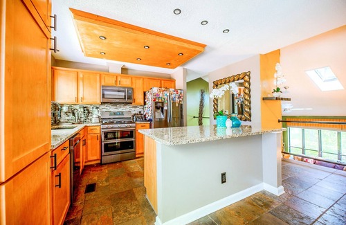 Charlotte House | Urban Escape w/Hot Tub, Backyard Oasis, Min to Uptown!