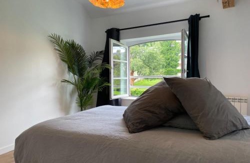 Lisieux Apartment | Urban Loft & Country Vibes