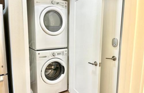 Downtown Des Moines Apartment | Urban Oasis Downtown Condo with Skywalk Access 4