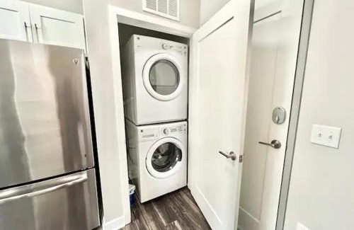 Downtown Des Moines Apartment | Urban Oasis Downtown Condo with Skywalk Access 5