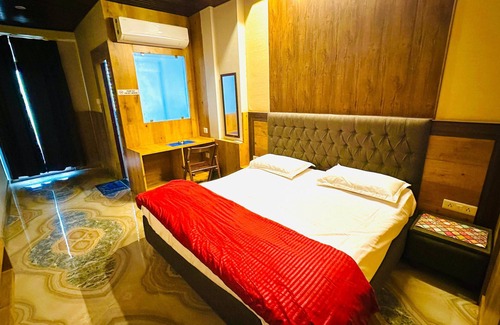 Jaipur District Hotel | Urban Peace Nest - Luxe Room w/Private Balcony- 302