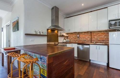 Mount Claremont Apartment | UrbanStyle Claremont Apartment