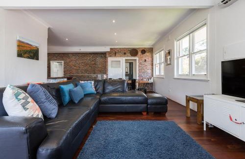 Mount Claremont Apartment | UrbanStyle Claremont Apartment