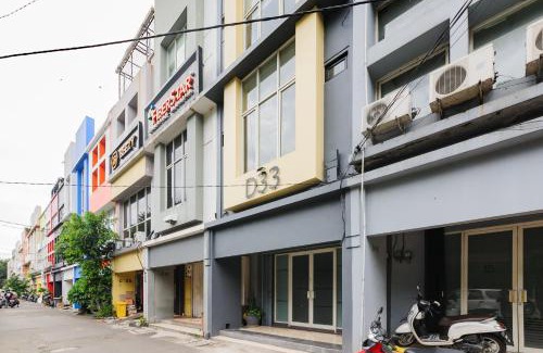 Jakarta Hotel | Urbanview Syariah Kost D33 Hutan Kota Srengseng