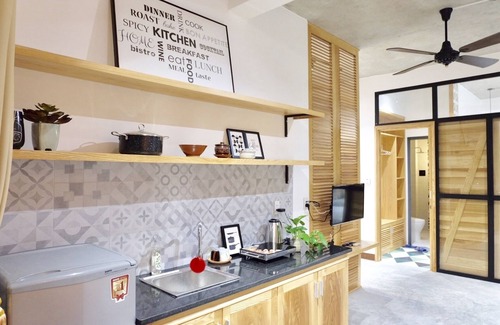 Hai Chau Apartment | URIHOUSE 4, ROMANTIC rooftop w/airy space & flower