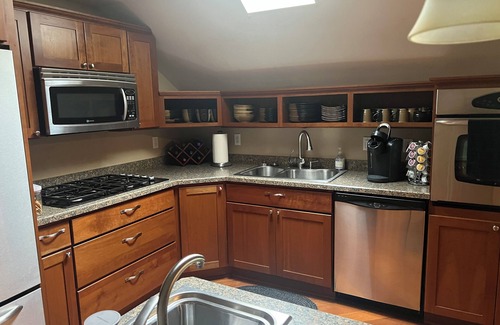 Drayton Plains Apartment | Cozy modern apartment in a rural setting but 10 minutes from everything!
