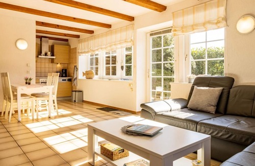 Burg auf Fehmarn House | Us Schün - central location - child-friendly - own parking spaces