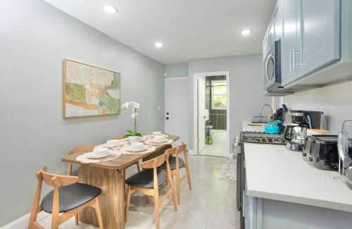 Newark Apartment | Urban Charm | Near EWR Airport Easy Access to NYC