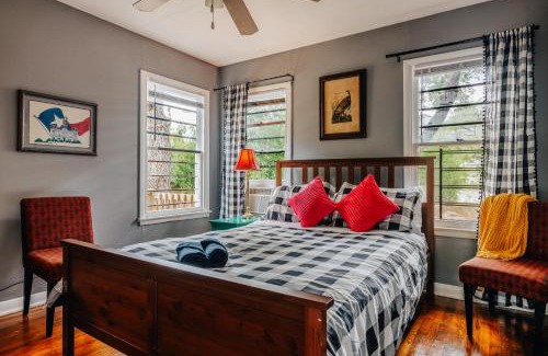 Austin House | UT Moody Twin Treehouse Stay