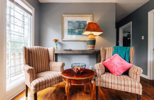 Austin House | UT Moody Twin Treehouse Stay