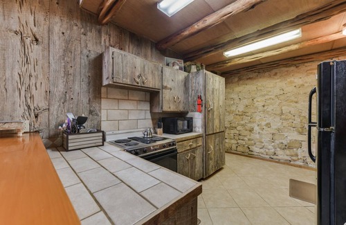 Utopia House | Utopia River Retreat is a secluded paradise nestled along the Sabinal River in the Texas Hill Country.