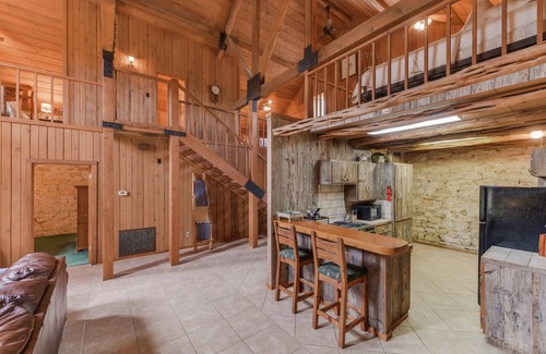 Utopia House | Utopia River Retreat is a secluded paradise nestled along the Sabinal River in the Texas Hill Country.