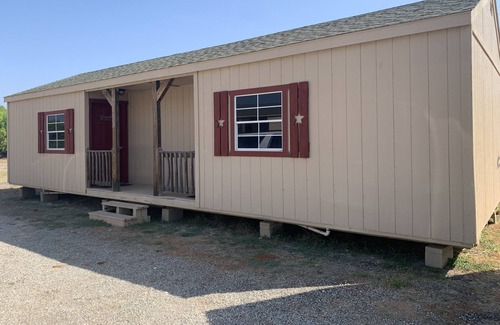 Dimmit County Cabin | Uvalde cabin. Comfortable quiet cabin 8 miles outside Carrizo Springs