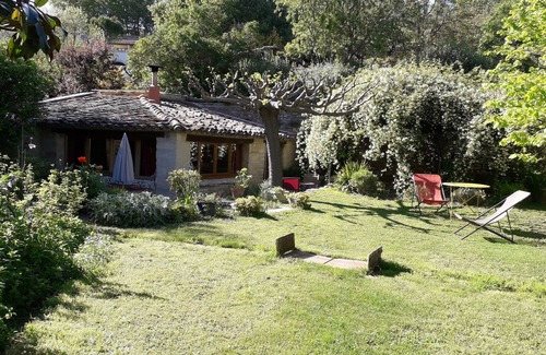 Uzes House | Uzes 600m from downtown, small house, wooded grounds with swimming pool, very quiet