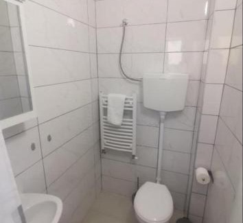 Nisava District Apartment | V U Sobe