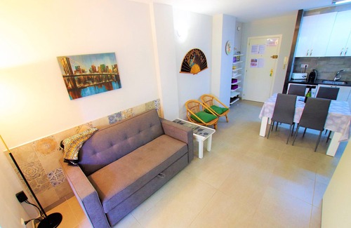 Lloret de Mar Apartment | V&V LLORET-WHITE APARTMENT: 550m. center Lloret, swimming pool