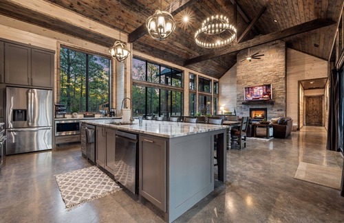 Pickens Cabin | Vacana L&S, 2 Cabins-Game Area-Roulette Arcade,Fun Slide,Pets