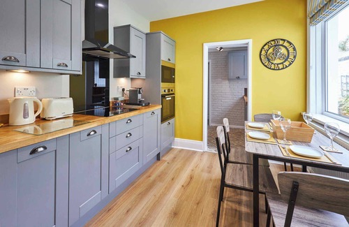 Seaham House | Vacant Nest | Park View | 2 Bedroom | Wifi