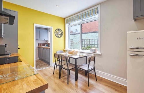 Seaham House | Vacant Nest | Park View | 2 Bedroom | Wifi