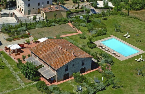 San Pietro in Bossolo House | Vacation Home in Tavarnelle Val Di Pesa with 2 bedrooms sleeps 4