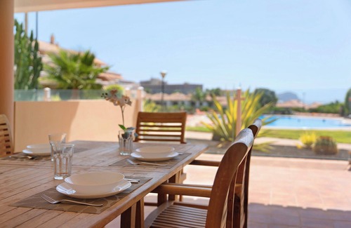Complejo turistico Amarilla Golf Apartment | Vacation Apartment 'Royal Marine Golf V' with Sea View, Wi-Fi and Air Conditioning