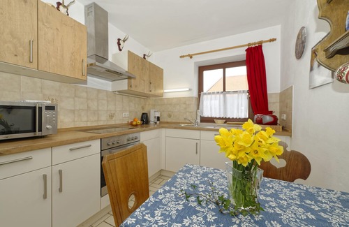 Aschau im Chiemgau Apartment | Vacation apartment III in the adjoining house, 65 sqm with separate bedroom, east-facing balcony