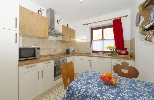 Aschau im Chiemgau Apartment | Vacation apartment III in the adjoining house, 65 sqm with separate bedroom, east-facing balcony