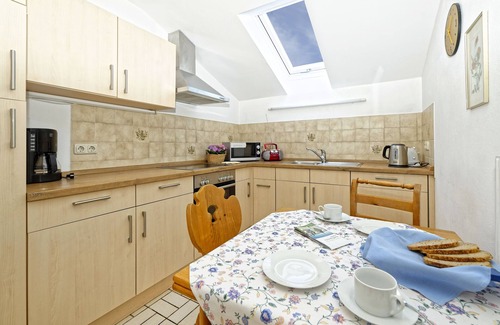Aschau im Chiemgau Apartment | Vacation apartment I in the adjoining house, 65 sqm with separate bedroom, north-east facing balcony