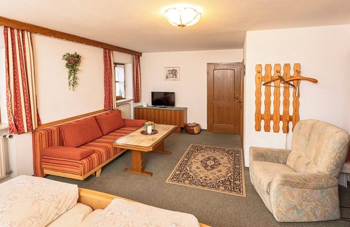 Aschau im Chiemgau Apartment | Vacation apartment I separate living room/bedroom, 40 sqm on the 1st floor