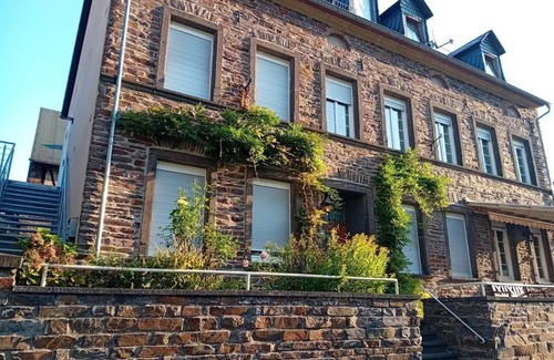 Poltersdorf Apartment | Vacation apartment Villa Eisfeld 1 - Villa Eisfeld