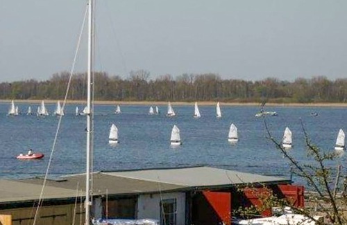 Ribnitz Apartment | Vacation apartment Mecklenburg - Haus am Ribnitzer See