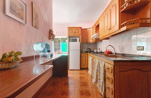 La Solana Villa | Vacation Apartment 'Vivienda V Torres 2' with Private Terrace and Wi-Fi